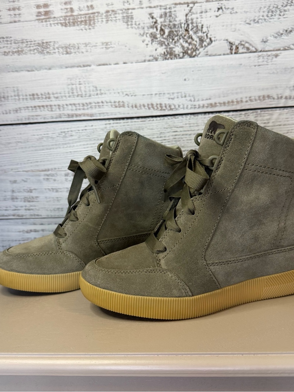 Out N About Wedge [Stone Green/Sea Salt] Ribbon laces size 6.5 like new!! - Picture 3 of 8